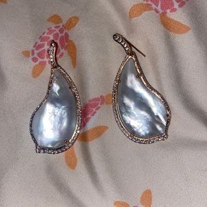 Kendra Scott mother of pearl gold plated earrings